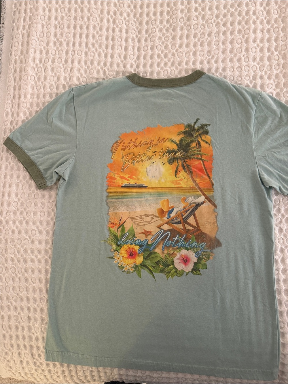 Women's Light Blue Tropical Graphic Short Sleeve Tee - Relaxed Beach Vibe